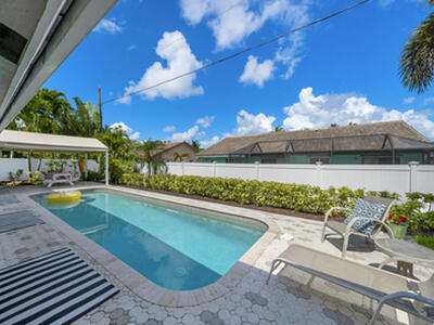 7661 W Country Club Boulevard, Boca Raton, FL 33487