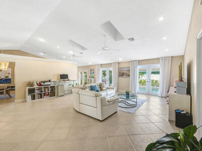 7661 W Country Club Boulevard, Boca Raton, FL 33487