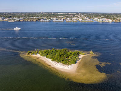 112 Doolen Court, North Palm Beach, FL 33408