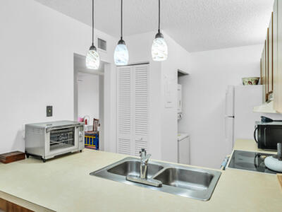 3402 Gardens East Drive, Palm Beach Gardens, FL 33410