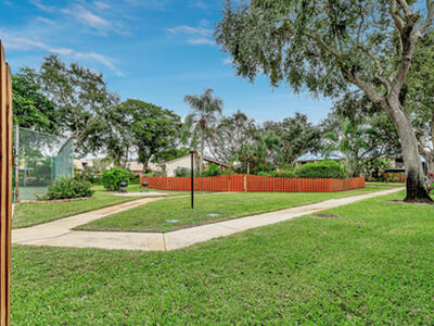 3402 Gardens East Drive, Palm Beach Gardens, FL 33410