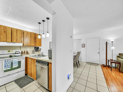 3402 Gardens East Drive, Palm Beach Gardens, FL 33410