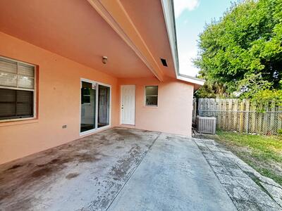 3919 Wilshire Street, West Palm Beach, FL 33403