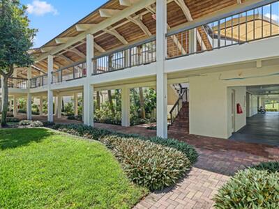 800 Greensward Court, Delray Beach, FL 33445