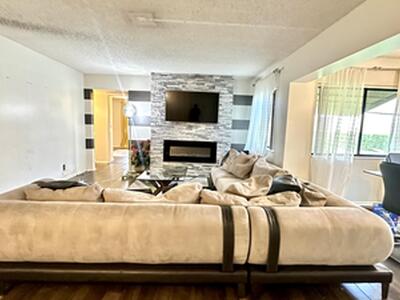 533 Shady Pine Way, Greenacres, FL 33415