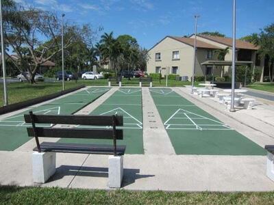 533 Shady Pine Way, Greenacres, FL 33415