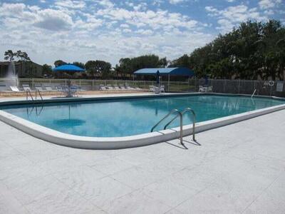 533 Shady Pine Way, Greenacres, FL 33415