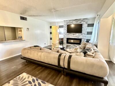 533 Shady Pine Way, Greenacres, FL 33415