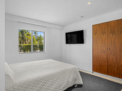 35 Castle Harbor Island, Fort Lauderdale, FL 33308