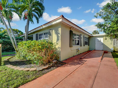 2809 Poinsettia Avenue, West Palm Beach, FL 33407