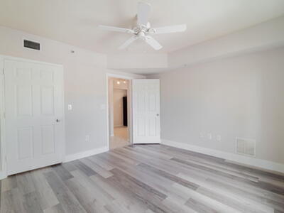 6386 Emerald Dunes Drive, West Palm Beach, FL 33411