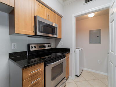 6386 Emerald Dunes Drive, West Palm Beach, FL 33411