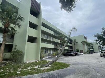 1638 Embassy Drive, West Palm Beach, FL 33401