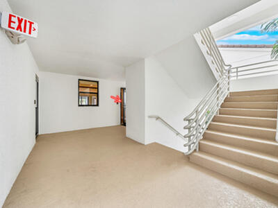 827 Oak Harbour Drive, Juno Beach, FL 33408