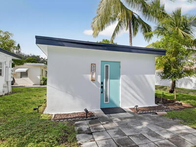 325 De Carie Street, Delray Beach, FL 33444