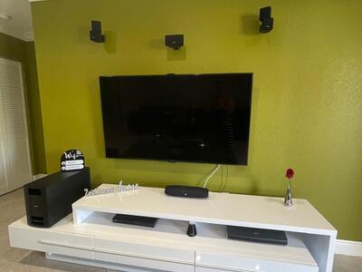 584 Vossler Avenue, West Palm Beach, FL 33413