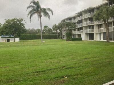 2621 Village Boulevard, West Palm Beach, FL 33409