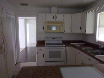 513 SE Crosspoint Drive, Port Saint Lucie, FL 34983