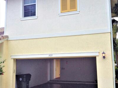 909 NW 18th Avenue, Boca Raton, FL 33486